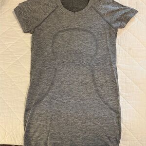 Lululemon Swiftly Tech Top